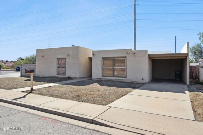 Foto del edificio - 6447 Covina Rd