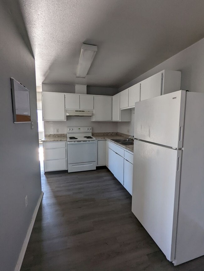 Building Photo - Remodeled 2 Bedroom Apartment in Salisbury