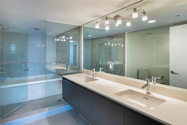 Foto del edificio - 6620 Indian Creek Dr