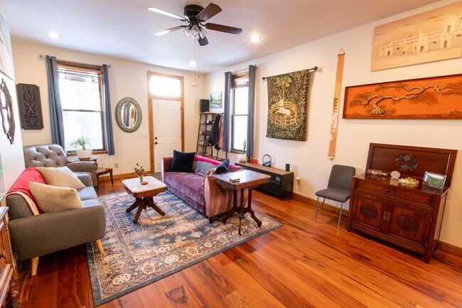 Foto del edificio - 1241 Bates Ave