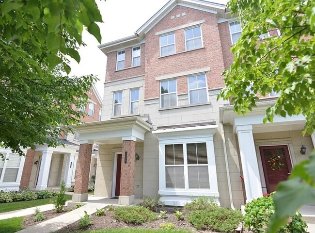 Building Photo - 4756 N Lamon Ave