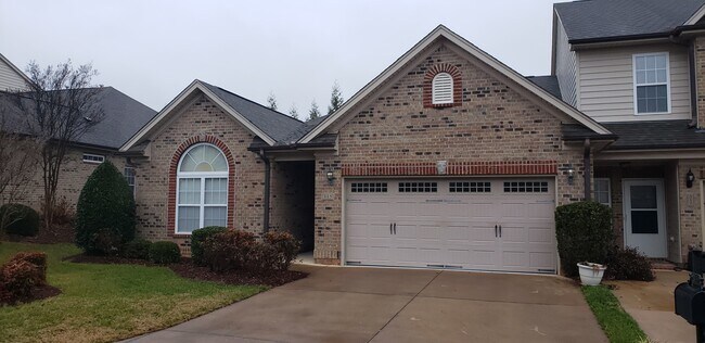 Foto del edificio - 315 St Nicholas Trl