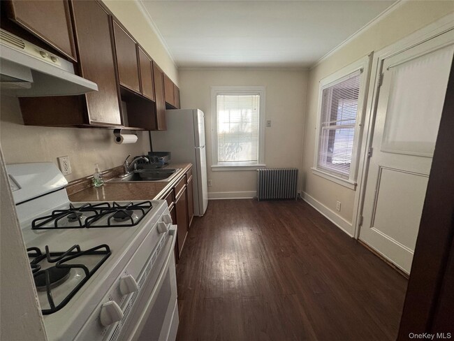 Building Photo - 65 Lenox Ave