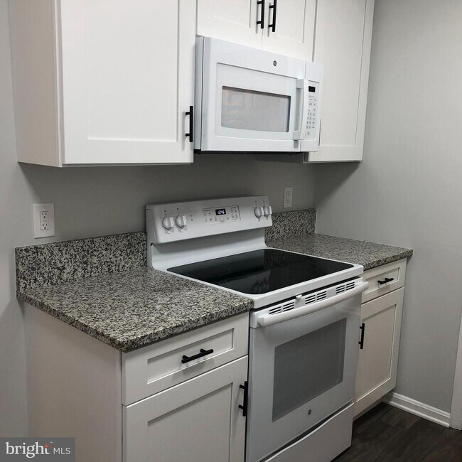 Building Photo - 14620 Tynewick Terrace