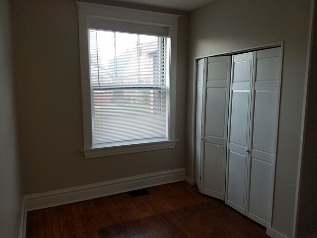 Building Photo - Two Bed/1Bath House