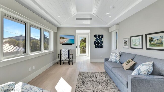 Foto del edificio - 739 5th Ave N