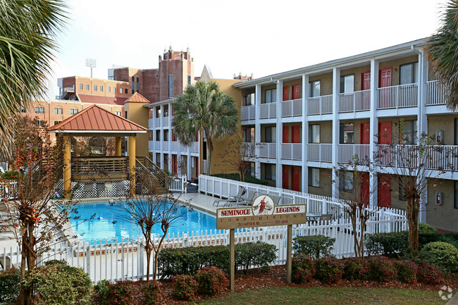 Foto del edificio - Seminole Legends Condominiums