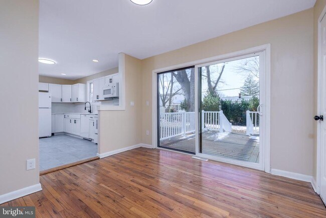 Foto del edificio - 344 Nimitz Rd