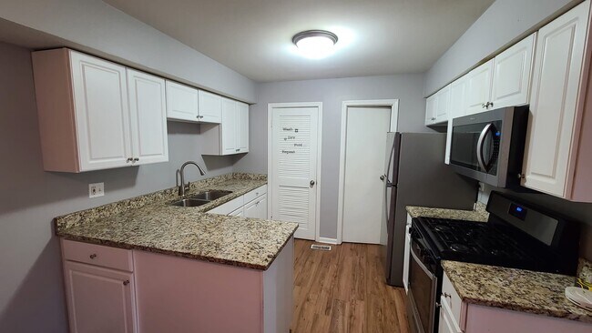 Foto del edificio - 1314 Kingsbury Dr