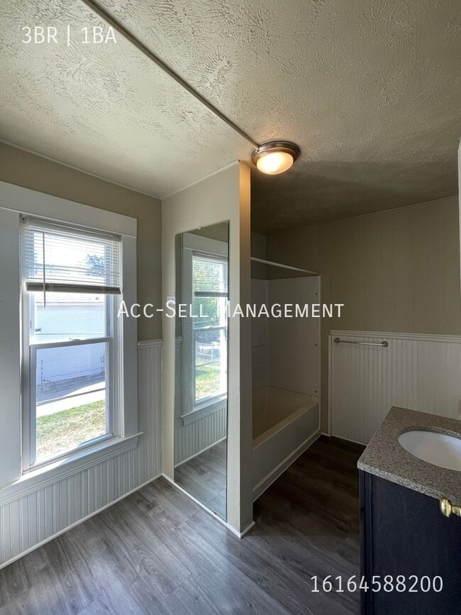 Foto del edificio - 439 Carrier St NE