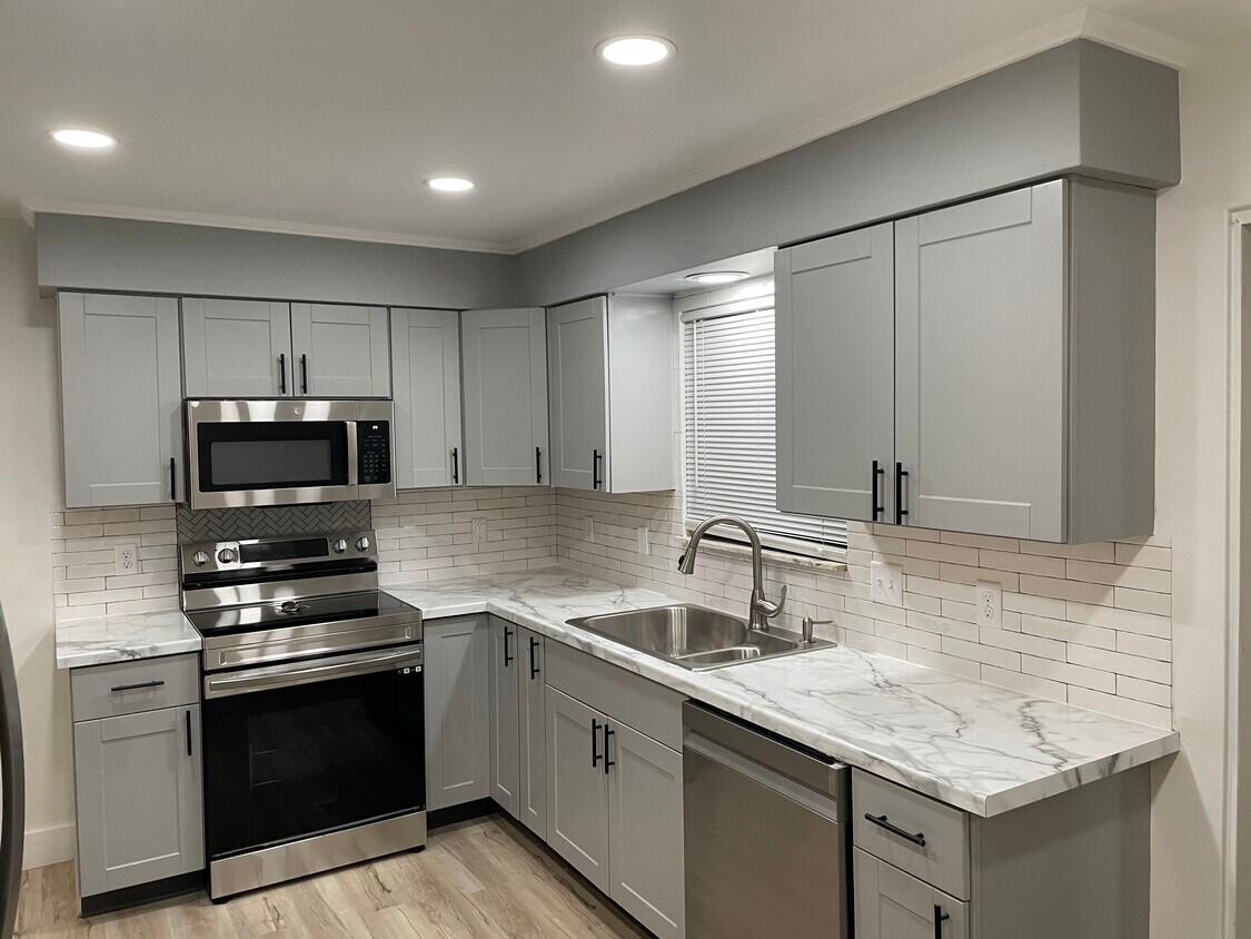 Foto principal - 1200 Glendale Ave