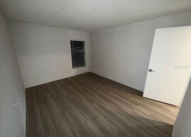 Building Photo - 5313 Summerlin Rd