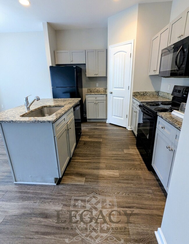 Building Photo - 612 Pippin Dr