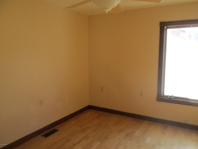 Foto del edificio - 1111 N Quail Ridge Dr