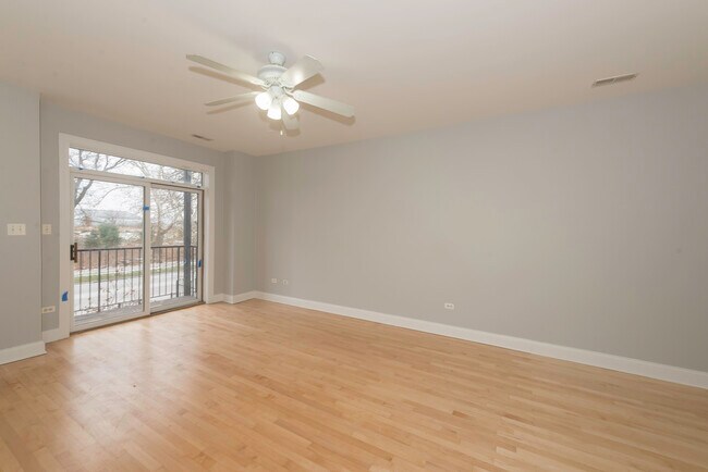 Foto del edificio - 364 N Hamlin Ave