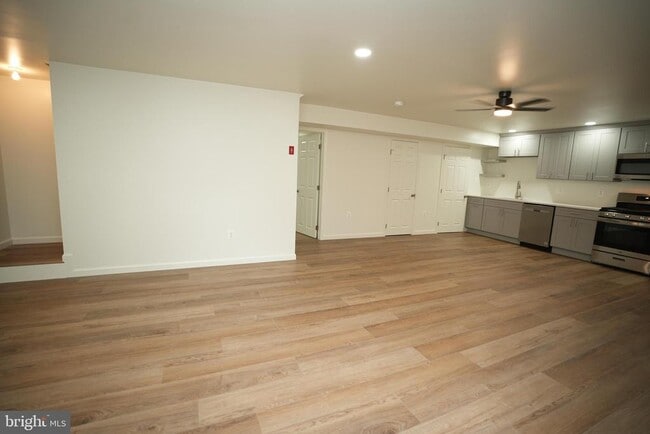 Building Photo - 22271 Goldenrod Dr