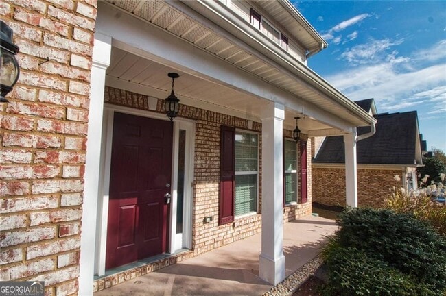 Building Photo - 1531 Park Knoll Trail NE