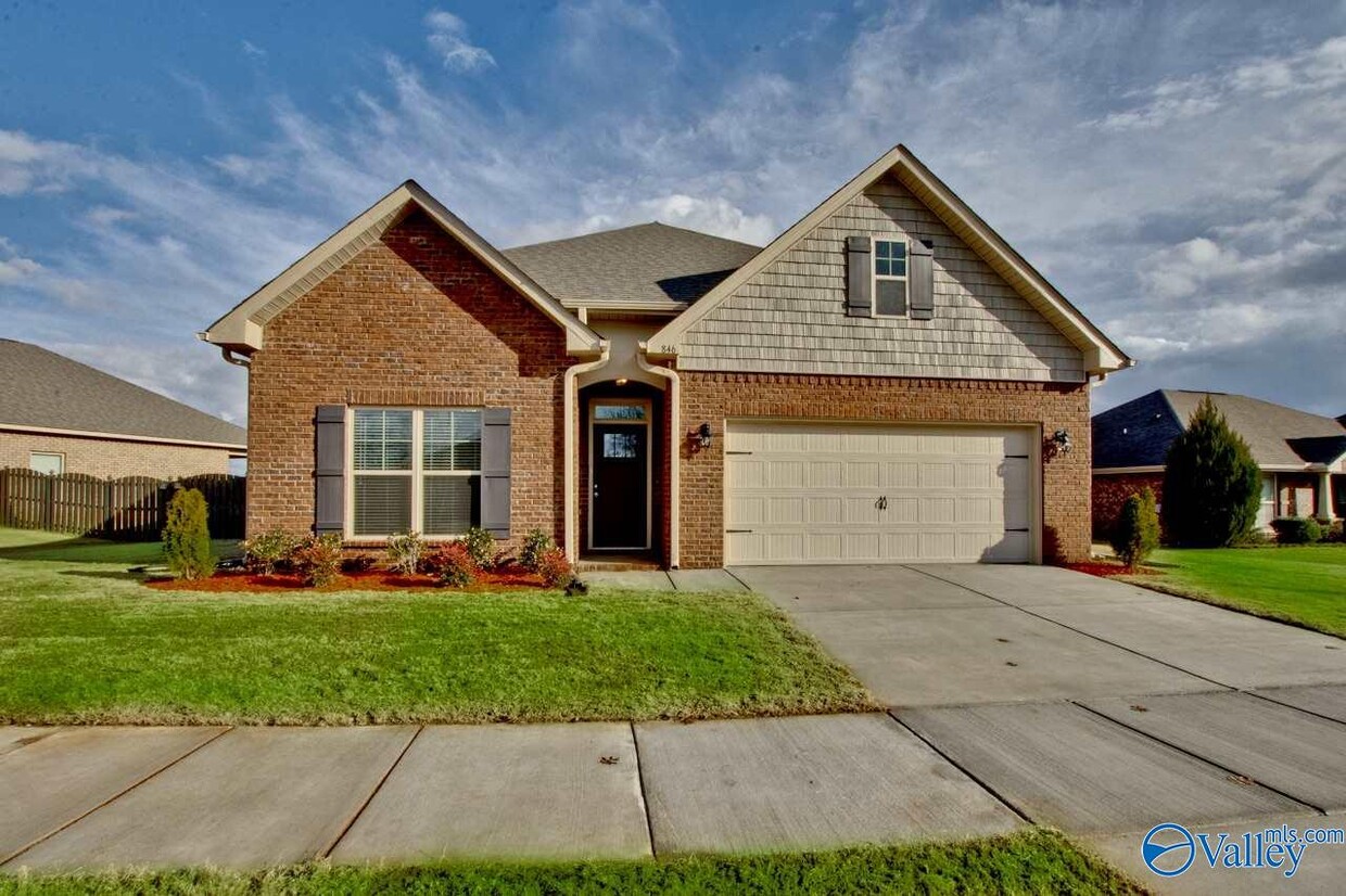 Foto principal - 846 River Landing Blvd SW