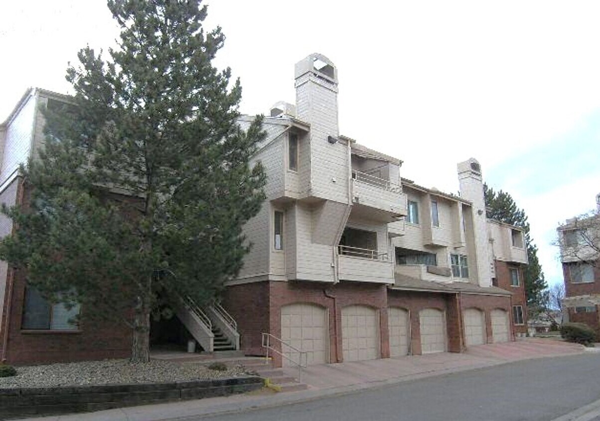 Primary Photo - 3620 Iguana Drive