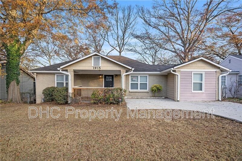 Photo - 1915 E Farris Ave