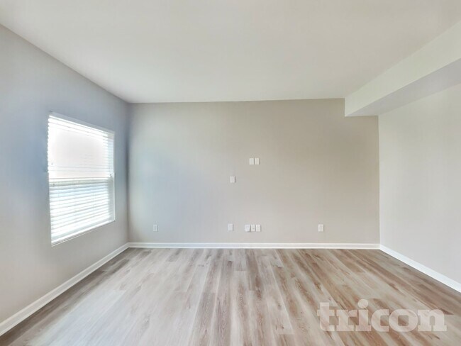 Foto del edificio - 2640 Jordan Ridge Dr