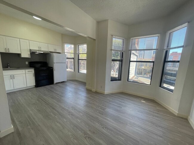 558 BROADWAY-1 - 558 BROADWAY-1 Apartment