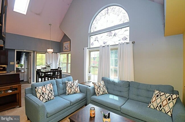 Building Photo - 308 Foxcroft Cir