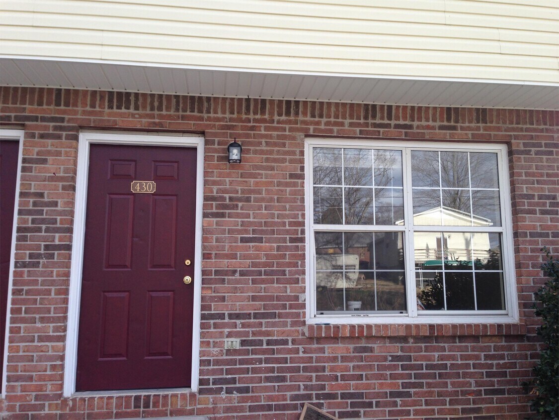 Primary Photo - 432 15th St NE