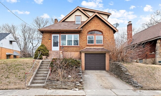 Photo - 4056 Vinedale Ave House