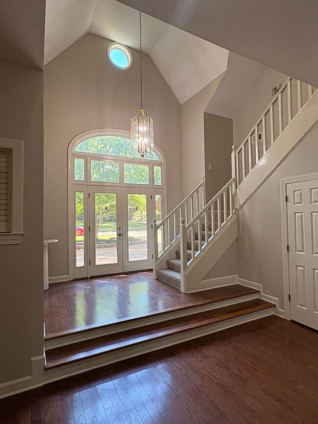 Building Photo - Newly Painted Germantown Home Minutes Away From Thornwood Market Row. Pets Are Welcome With Owner...