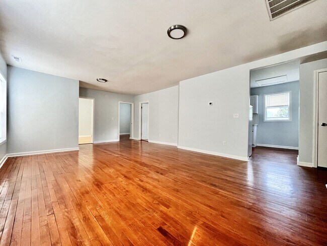 Foto del edificio - 538 Fremont Ave NW