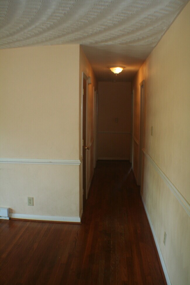 Foto del edificio - Chesapeake:3 Bedroom, 1 Bath with Extra Sp...