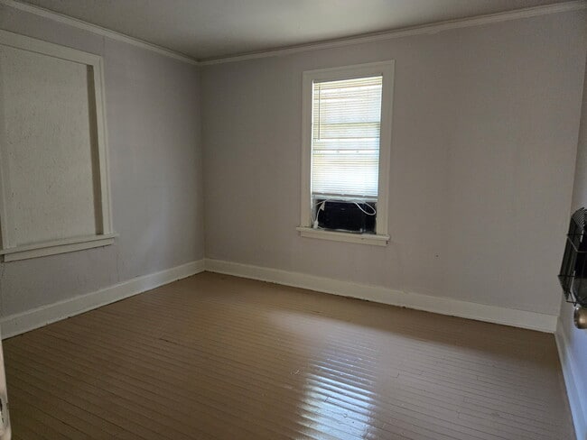 Foto del edificio - 706 W 16th St