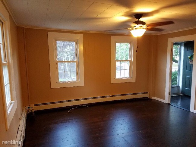 Building Photo - 1 br, 1 bath Apartment - 345 Arnold Rd