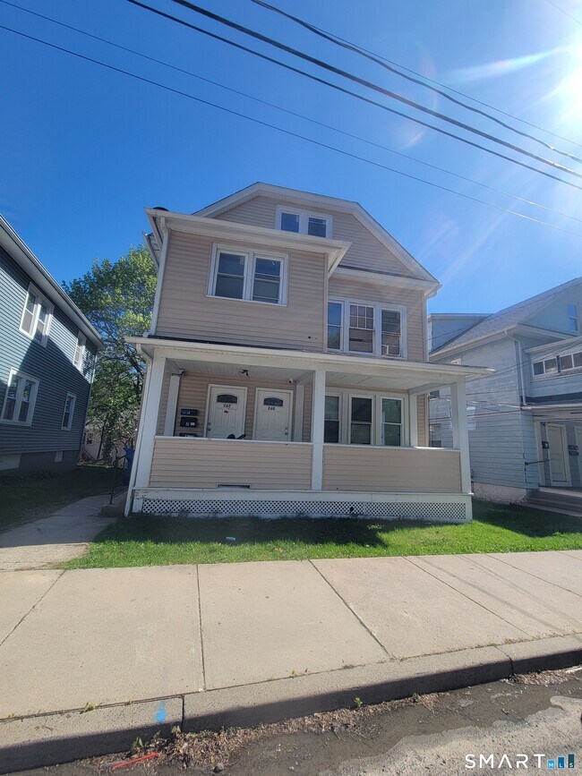 Building Photo - 260 Pine St