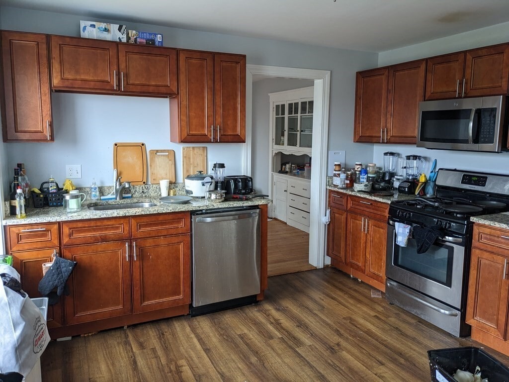 Primary Photo - 123 Barnes Ave
