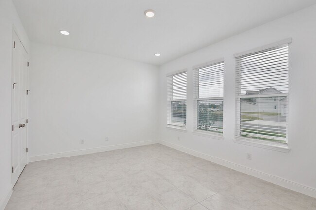 Foto del edificio - BRAND NEW - Stunning 4/4.5 Spacious Home w...