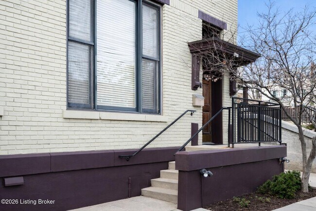 Foto del edificio - 1110 Baxter Ave