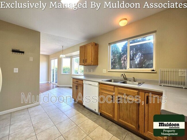 Building Photo - 5920 Kittery Dr