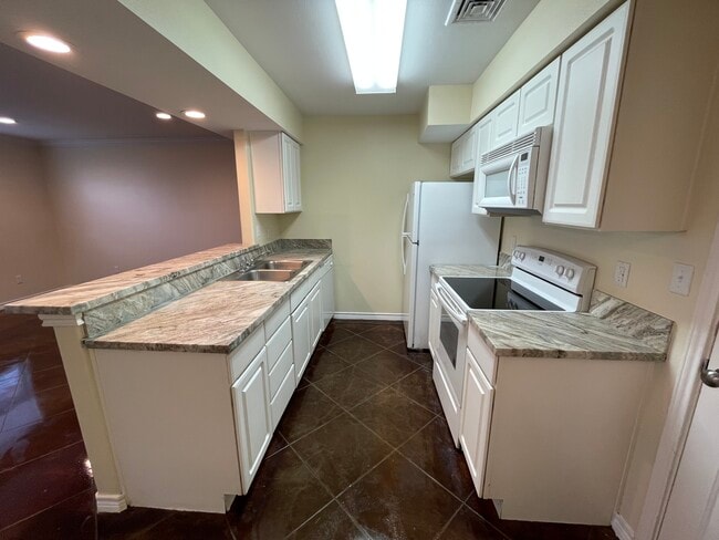 Building Photo - 3132 Everwood Trail