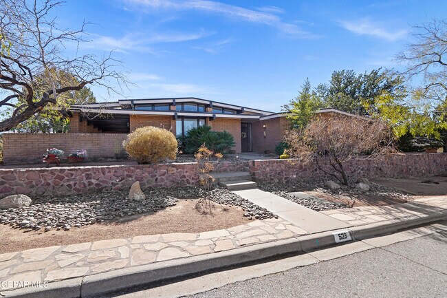 Foto del edificio - 528 Stonebluff Rd