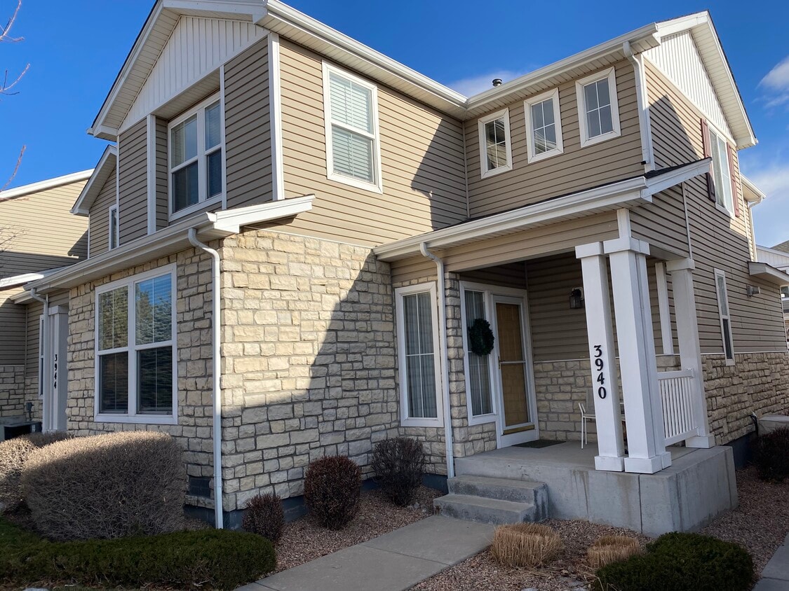 3940 Diamond Ridge View, Colorado Springs, CO 80918 Townhome Rentals in Colorado Springs CO