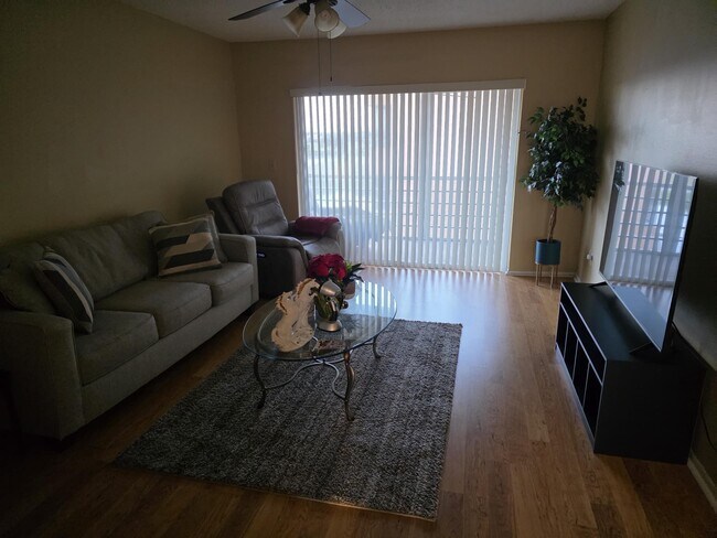 Foto del edificio - 3048 Sunrise Lakes Dr E