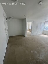 Building Photo - 401 Pine St