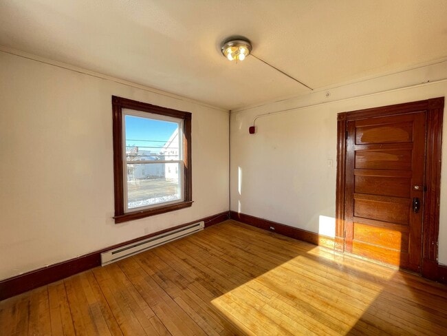 Building Photo - 457 Beech St