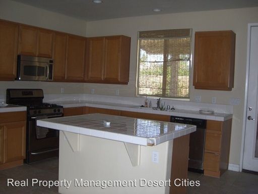 Building Photo - 47412 Bahama Ct