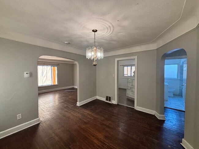 Foto del edificio - 15496 Gilchrist St