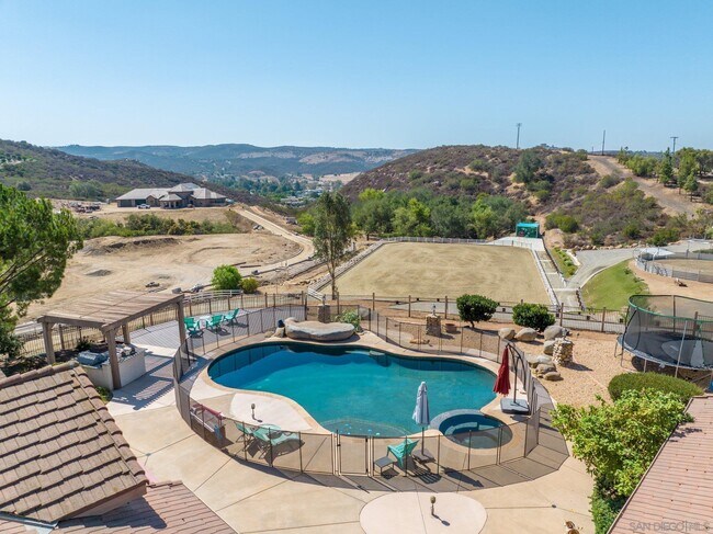 Foto del edificio - 13807 Millards Ranch Ln