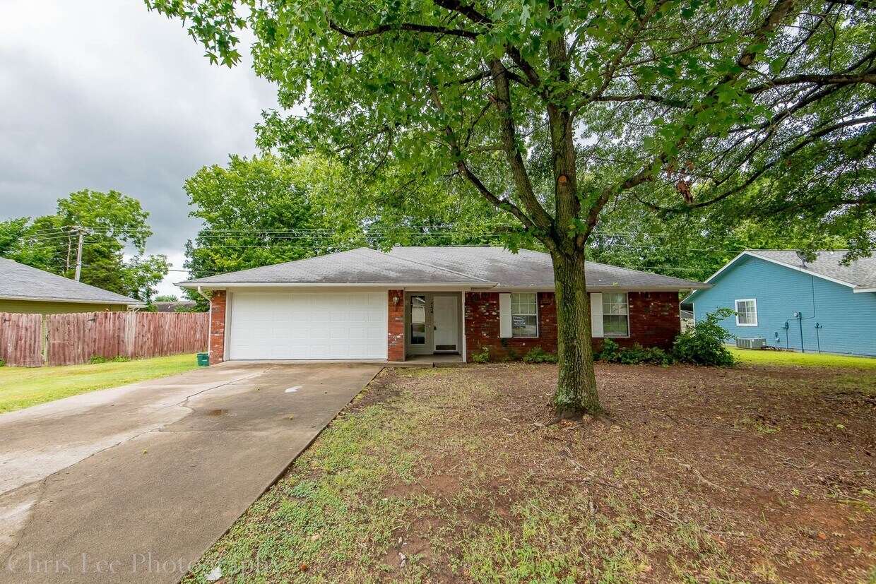 1754 N Salem Rd, Fayetteville, AR 72704 House Rental in Fayetteville