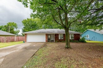 Building Photo - 1754 N Salem Rd